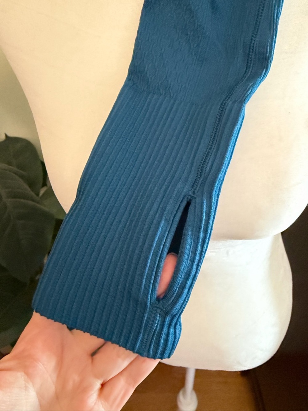 lululemon athletica Long-Sleeve Textured Top in Teal Blue - Picture 3 of 3